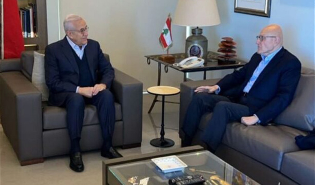 الرئيس سليمان خلال استقباله الرئيس تمام سلام