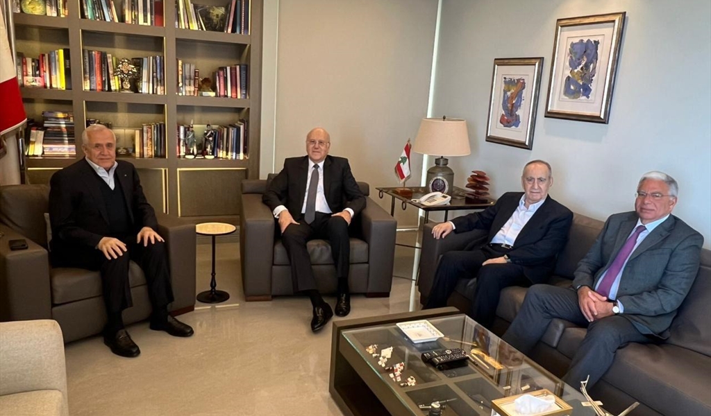 الرئيس سليمان خلال اجتماعه مع ميقاتي بحضور نحاس والداعوق