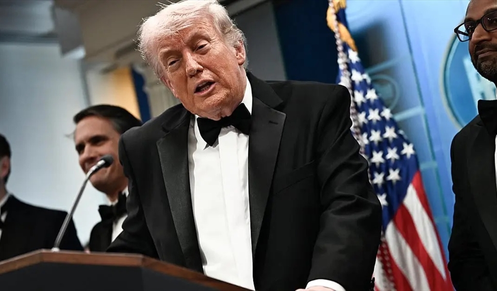 صور الرعب في هروب رجال الإدارة.. «ليلة استهداف ترامب ومضة لإنهاء «حرب هرمز «وما وراءه !»