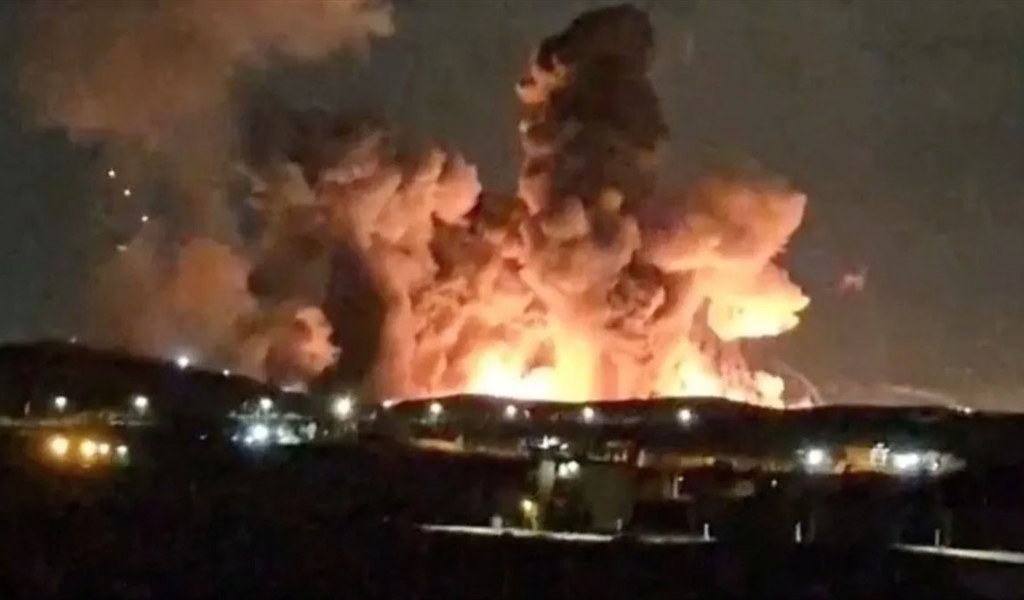 نيران تلهب سماء أصفهان عقب ضربات أميركية