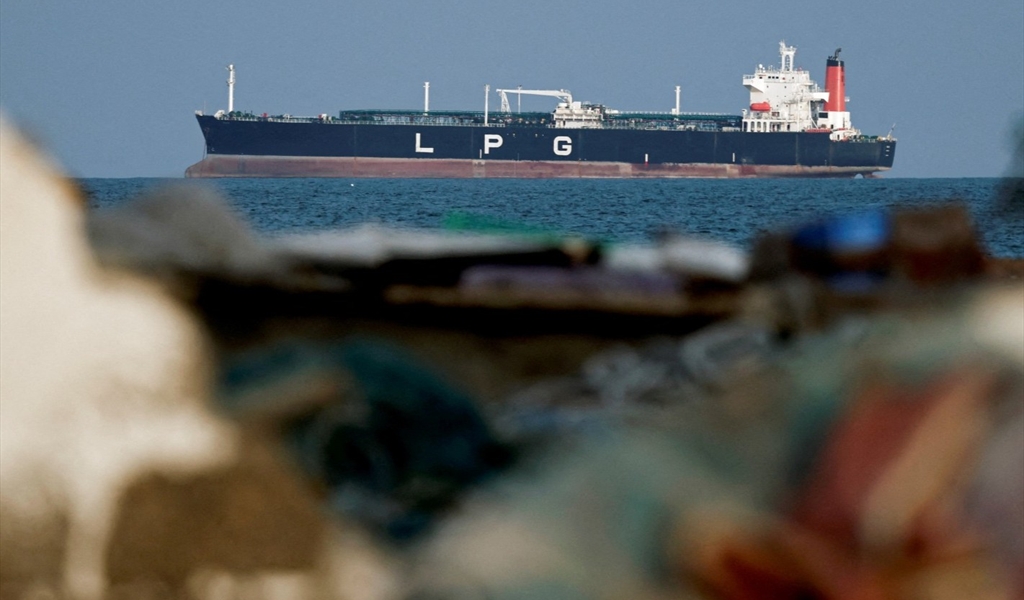 36 دولة تجتمع للضغط لفتح مضيق هرمز... فهل تُشارك واشنطن؟