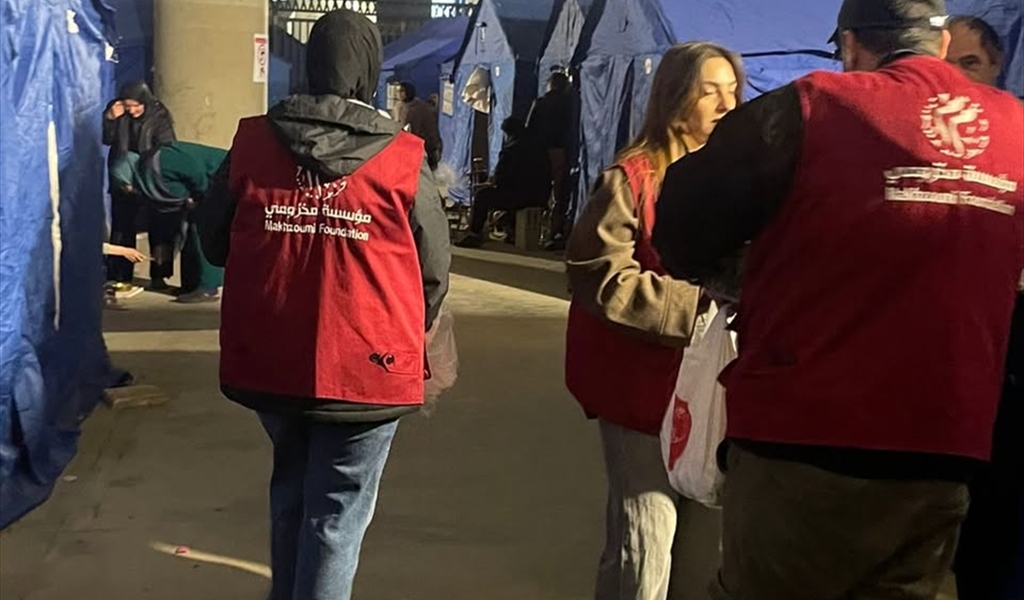 متطوعو مؤسسة مخزمي يؤدون عملهم حتى في الليل