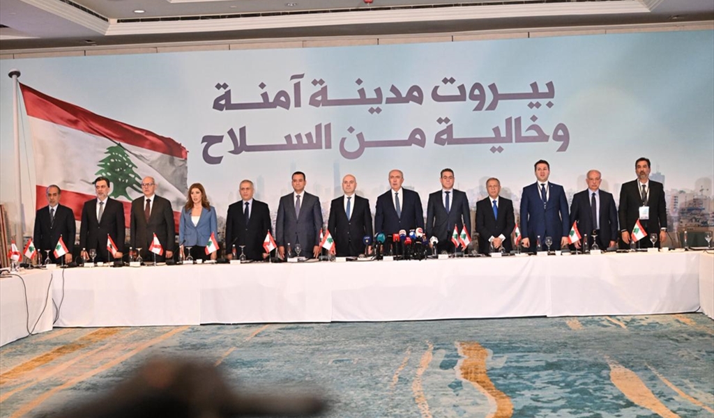 نواب بيروت يقفون دقيقة صمت عن أرواح الضحايا