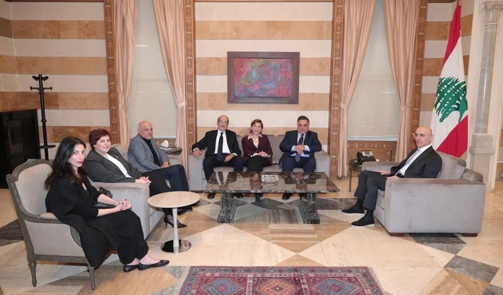 الوزير الحجار مع هيئة الاشراف على الانتخابات