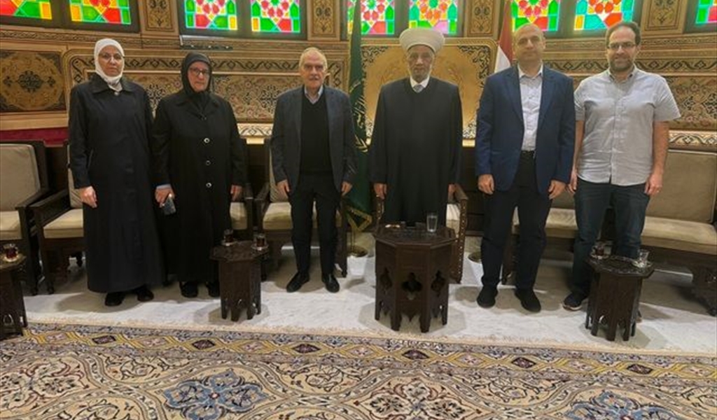 المفتي دريان متوسطاً وفد مدرسة البيادر