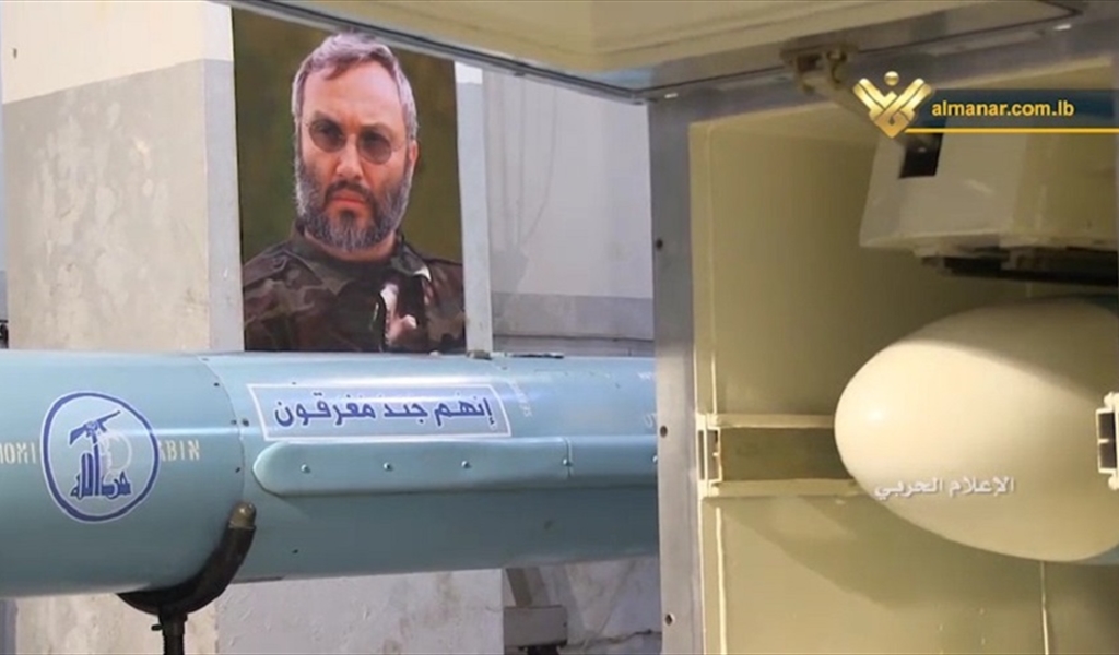 "الآن في عرض البحر انظروا إليها تحترق"... حزب الله يعلن استهداف بارجة حربية