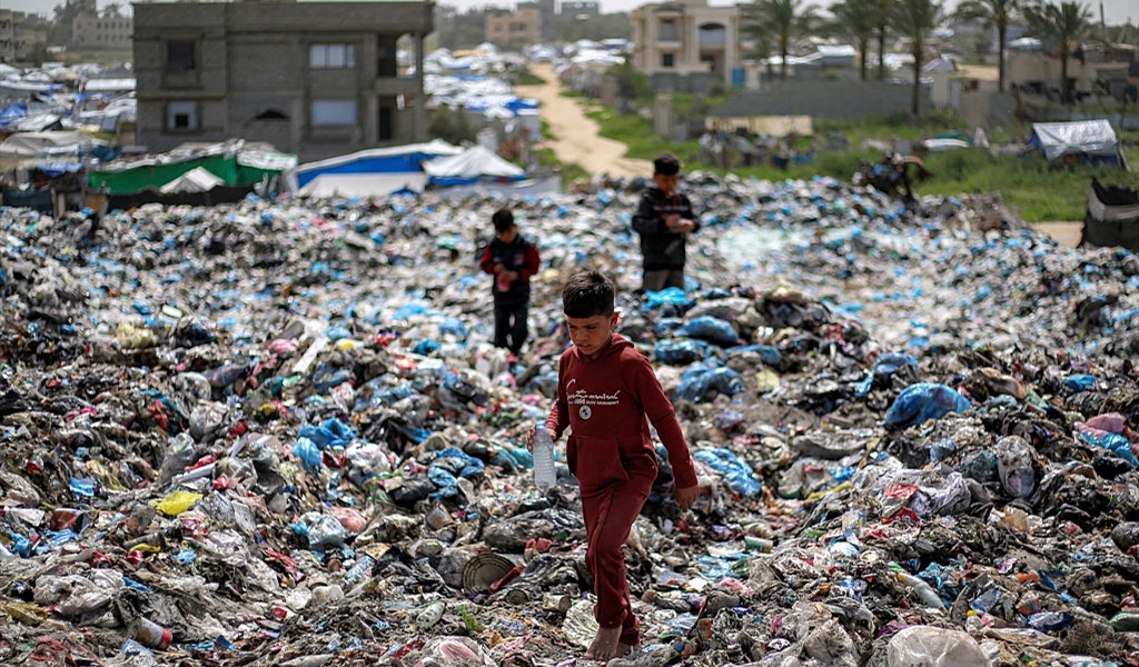 انتشار النفايات في غزة