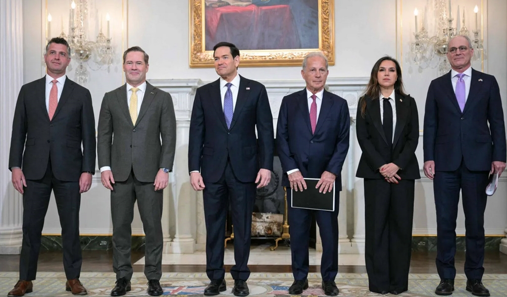 لبنان على طاولة المفاوضات لا ورقة عليها!