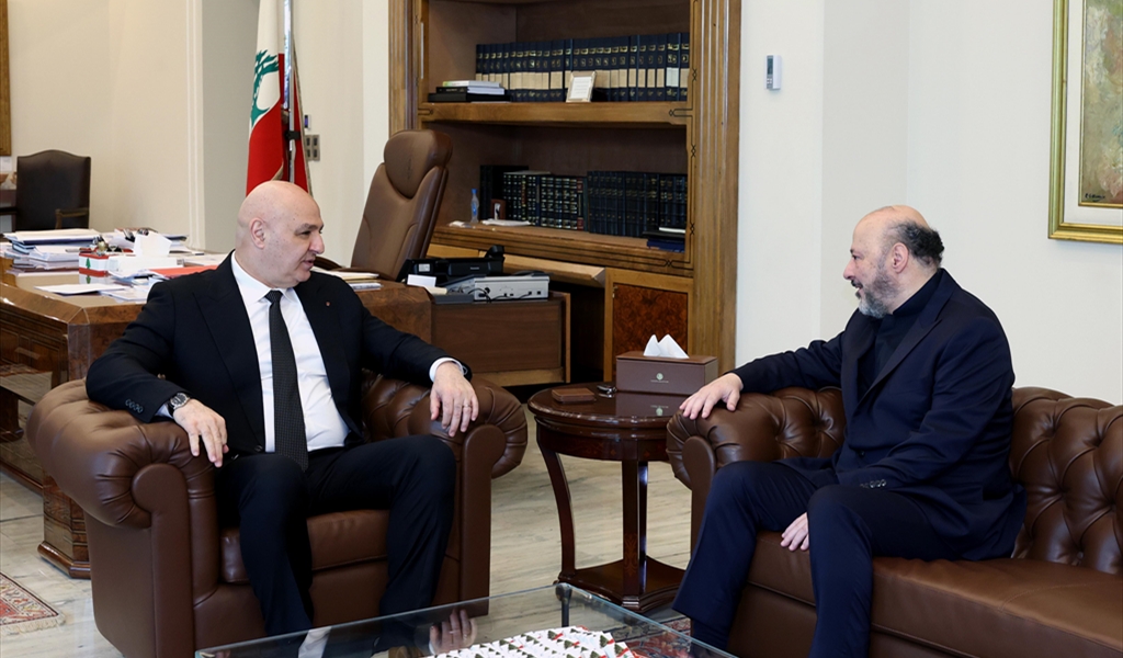 الرئيس عون خلال لقائه رياشي موفداً من جعجع