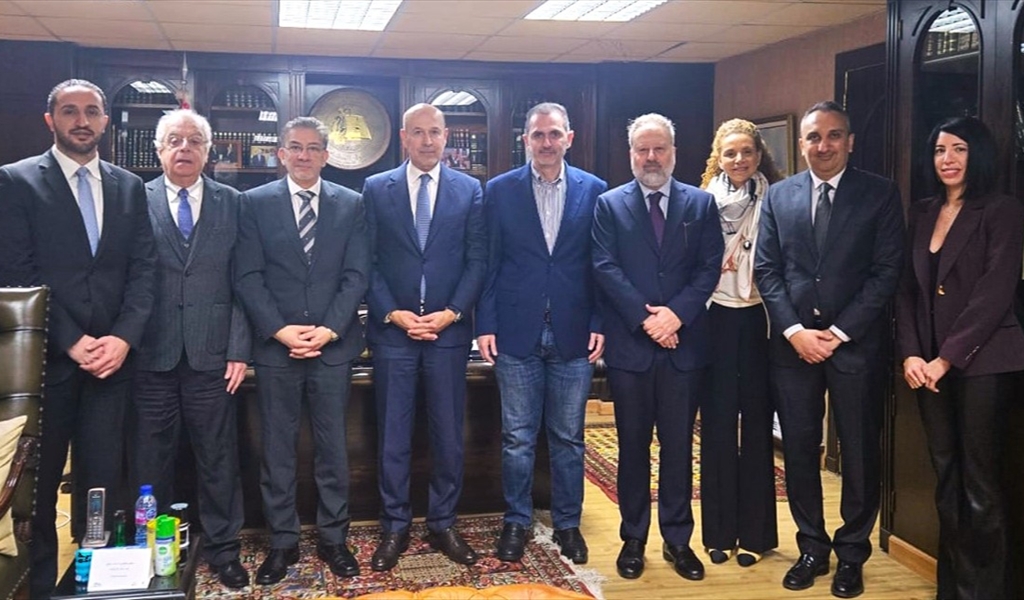 د . منيمنة والوفد المرافق مع رئيس ديوان المحاسبة القاضي بدران