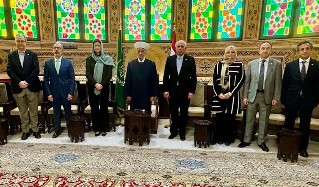 المفتي دريان مستقبلاً وفد المقاصد برئاسة السيدة طبارة