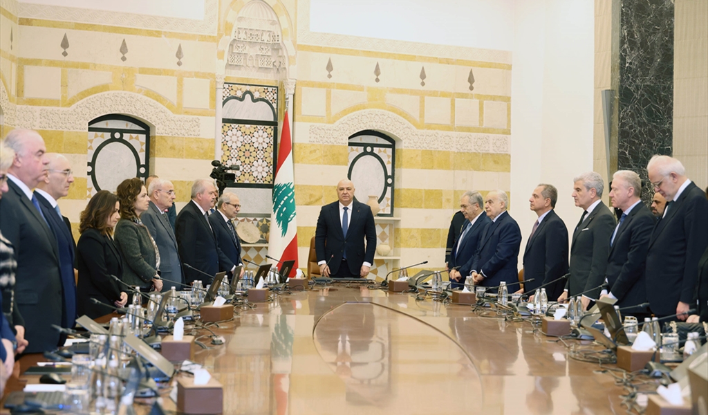 مجلس الوزراء برئاسة الرئيس جوزاف عون في بعبدا، يقف دقيقة صمت حداداً على أرواح الشهداء الذين سقطوا نتيجة العدوان الاسرائيلي