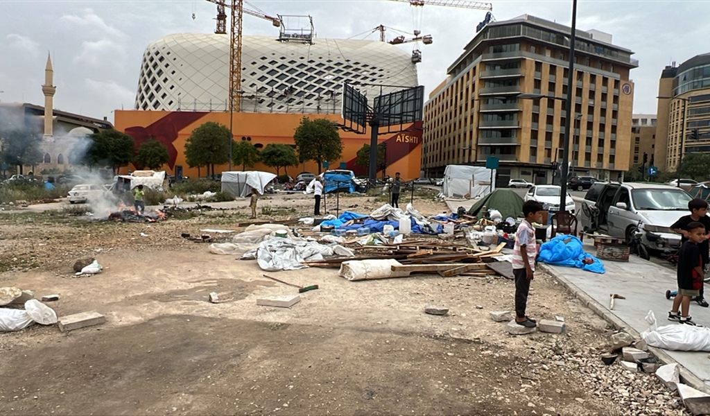 جانب من أعمال إزالة الانشاءات المثبتة على الكورنيش البحري
