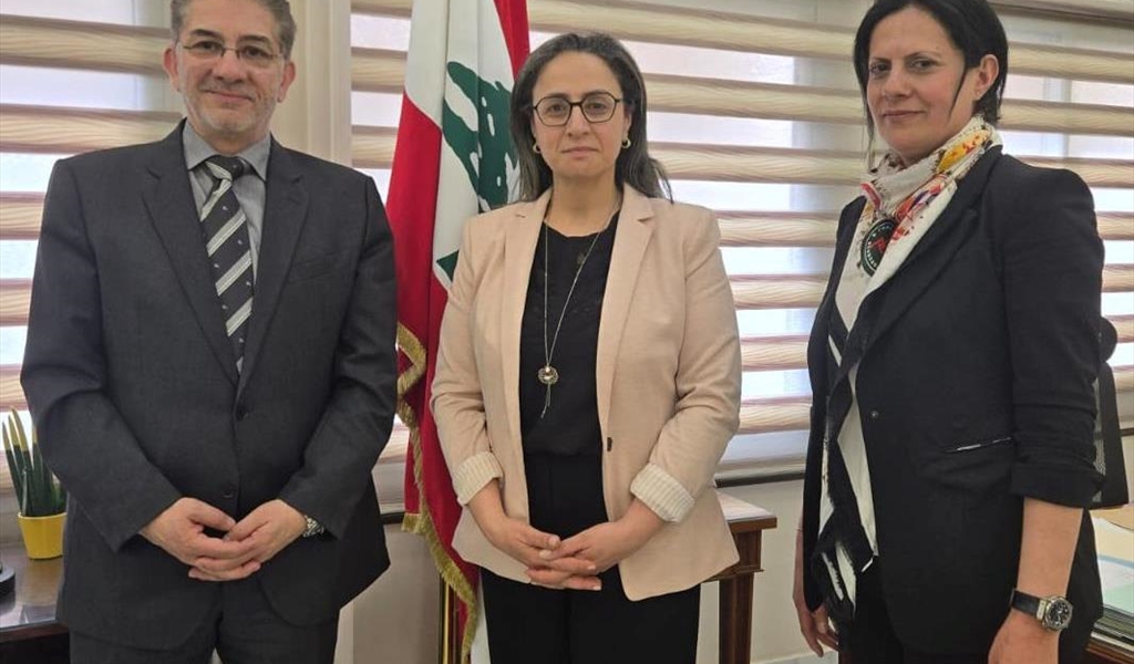 د. منيمنة مع رئيسة مجلس الخدمة المدنية نسرين مشموشي