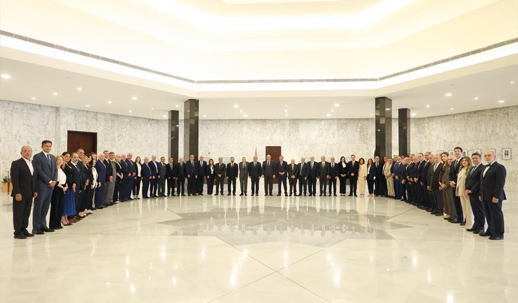 الرئيس عون متوسطاً الهيئة العامة للمجلس الاقتصادي والاجتماعي