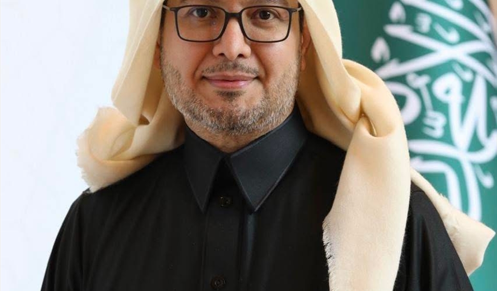 السفير وليد بخاري طراز مميَّز ومختلف