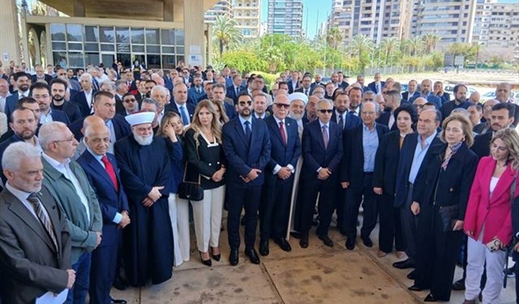 الوزير البساط خلال افتتاحه محطة الطاقة الشمسية في معرض رشيد كرامي