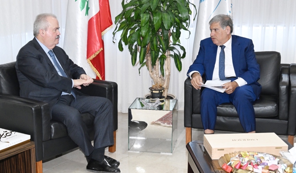 الوزير جابر والمهندس سقلاوي خلال الاجتماع