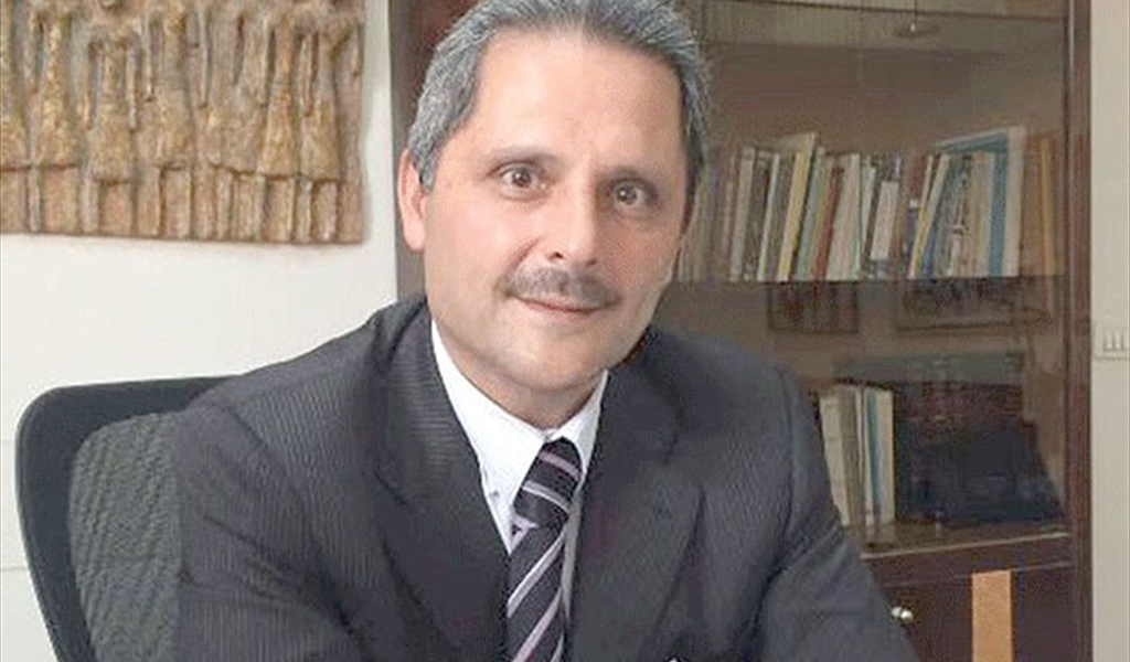 استمرار الأزمة المالية يثير الشكوك والتساؤلات.. حمود يكشف تمايز سعَيد عن سلفه