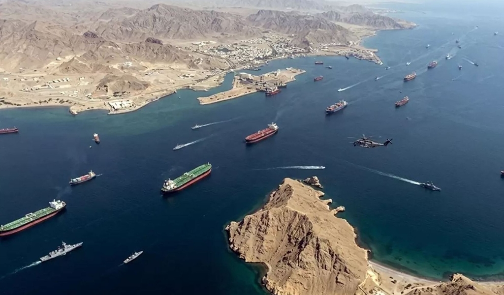 إيران ومضيق هرمز: فلسفة السيطرة على ممر بحجم العالم