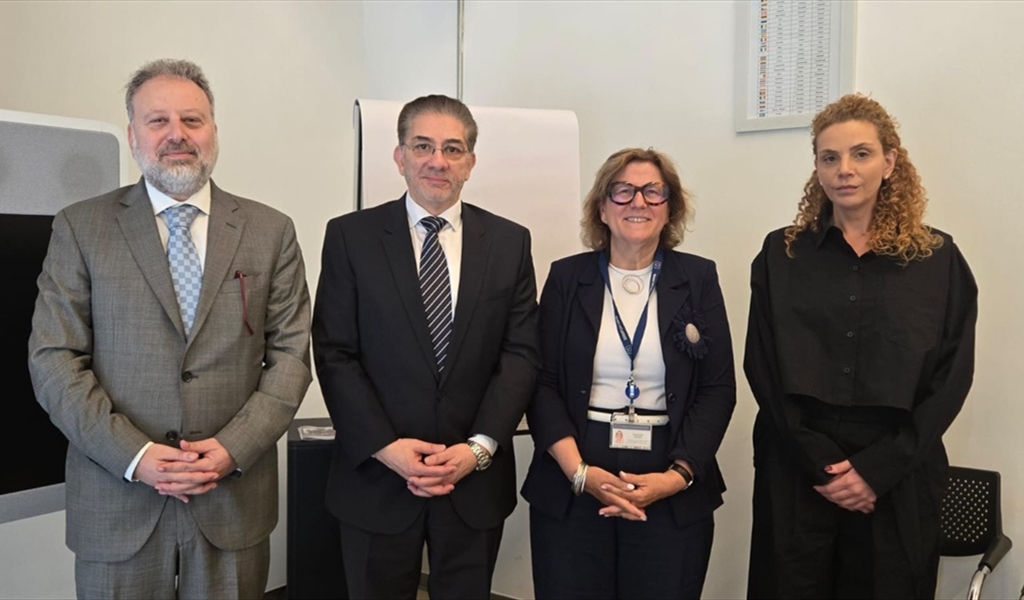 د. منيمنة مع الوزيرة أليساندرا فييتزر