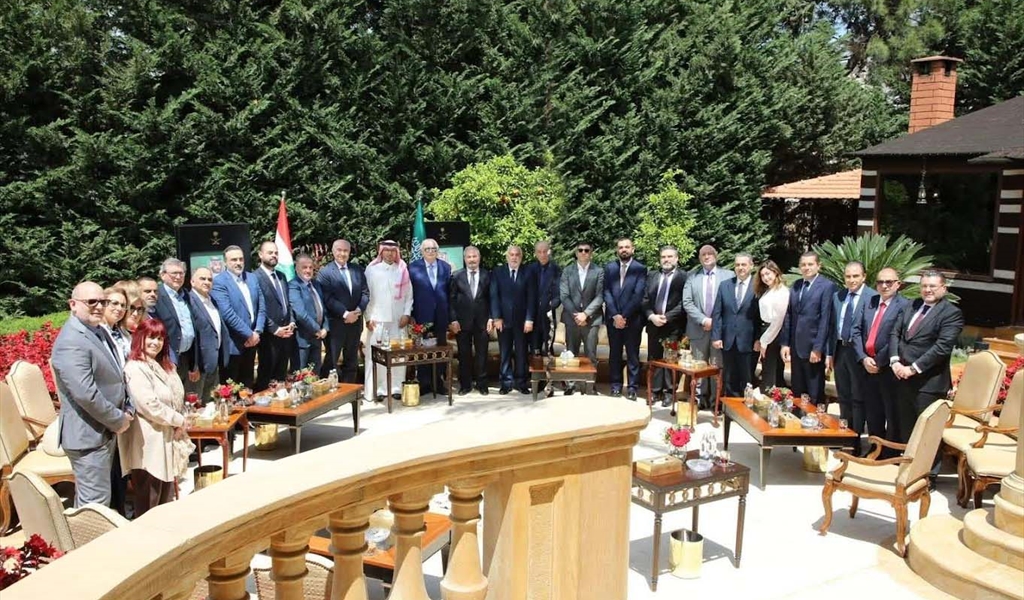 النائب مخزومي ووفد منتدى حوار بيروت  بضيافة السفير السعودي