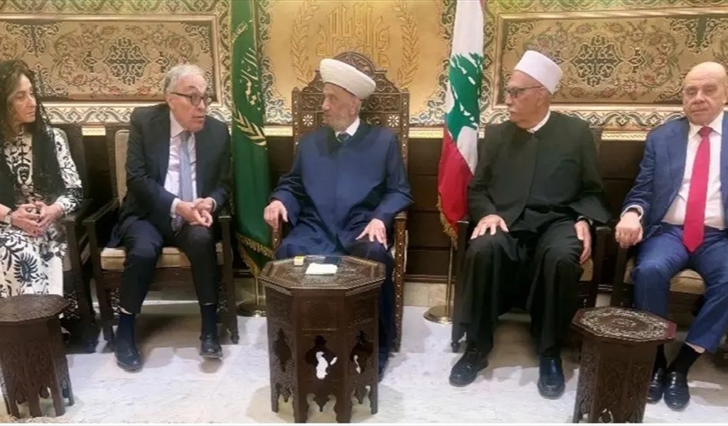المفتي دريان مع وفد لقاء السيادة والهوية