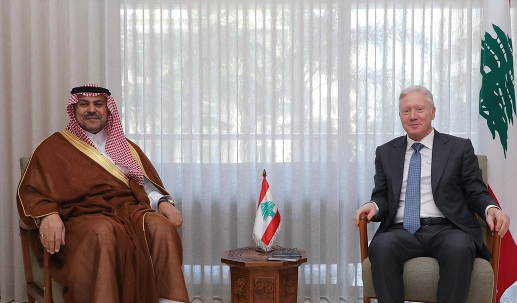 الوزير رجّي مستقبلاً السفير الدوسري