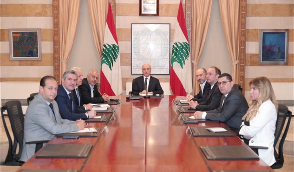 الوزير الحجار مجتمعاً مع المحافظين