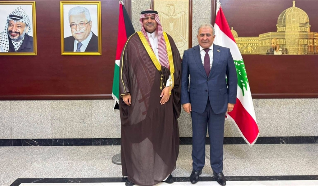 السفيران الدوسري والأسعد خلال اللقاء