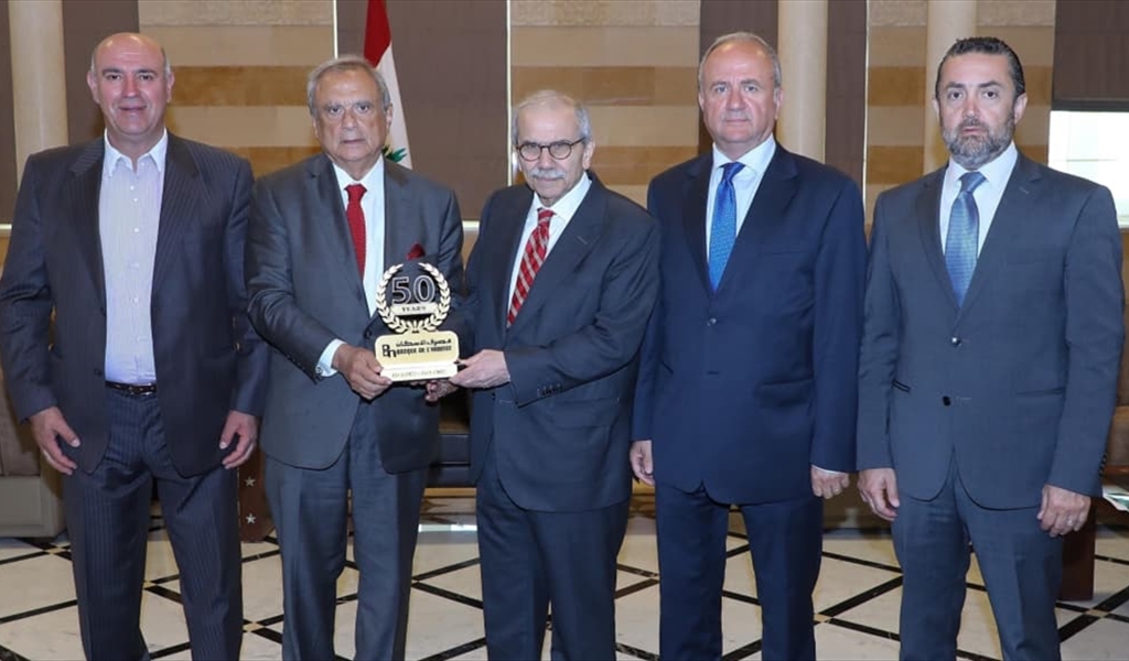 الرئيس سلام يتسلم من حبيب «اليوبيل الذهبي» لمصرف الإسكان
