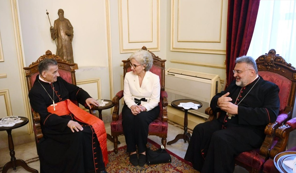 الوزيرة كرامي لدى زيارتها البطريرك الراعي