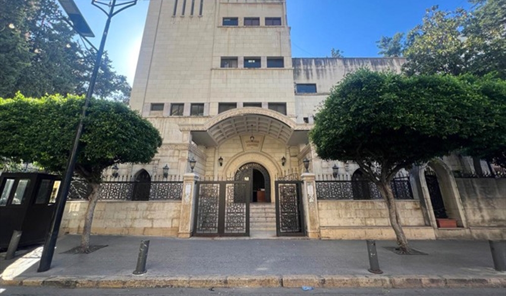 لماذا يُطلب من السُنّة في لبنان الانتقال من الزعامة إلى السياسة؟