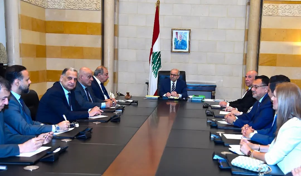 الرئيس سلام خلال استقباله وفد نقابة الصحافة