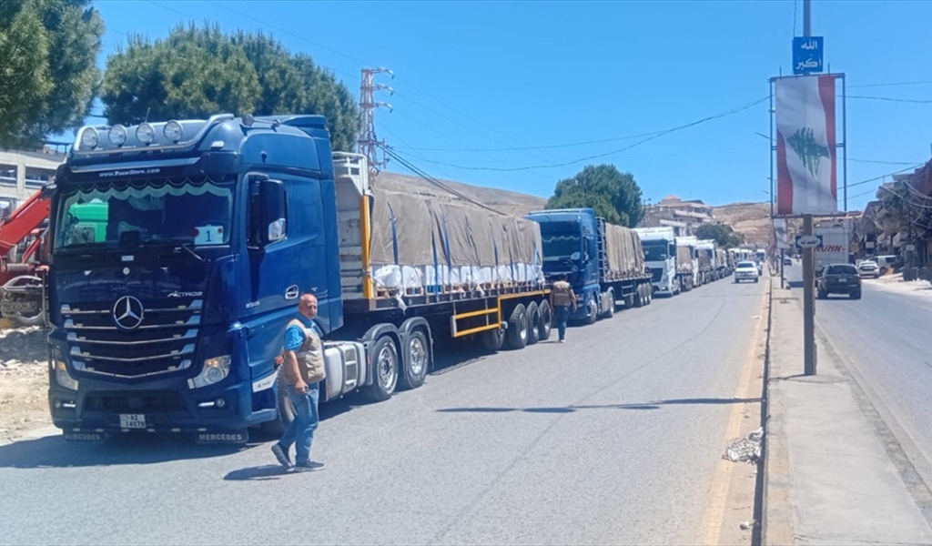 القافلة الاغاثية الاردنية على معبر المصنع