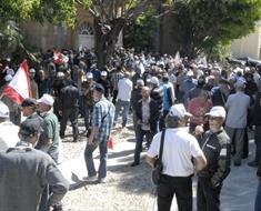 اعتصام متقاعدي قوى الأمن الداخلي في باحة وزارة الداخلية (محمود يوسف)