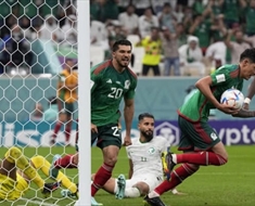 المكسيك تسجل في شباك العويس وتحقق فوزاً لم يشفع لها بالتأهل للدور الثاني