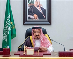 الملك سلمان متحدثاً في افتتاح أعمال دورة مجلس الشورى