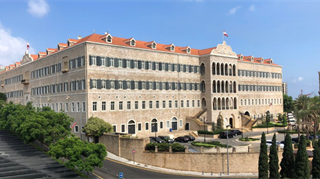 رئاسة الحكومة في لبنان بين الصلاحيات وشخص الرئيس