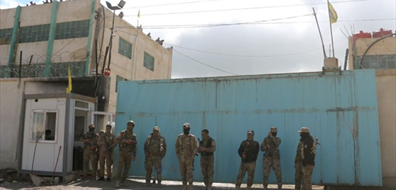 رغم إعلان استسلامهم.. مسلحو داعش لا يزالون متحصنين بسجن غويران