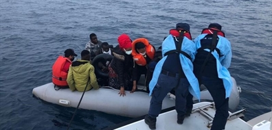 إنقاذ 43 مهاجرا أعادتهم اليونان إلى المياه التركية