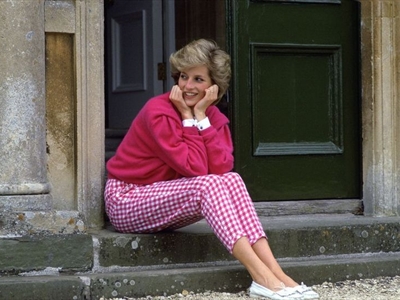 الكشف عن قبر الأميرة ديانا "الحقيقي".. سلسلة من الأحداث تؤكد أن موقعه تغيّر في آخر لحظة!