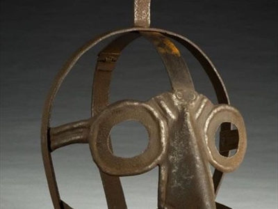 هكذا كان عقاب الزوجة الثرثارة في العصور الوسطى