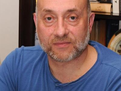 د. سرجون كرم: - القصائد تشع طاقة سوداء