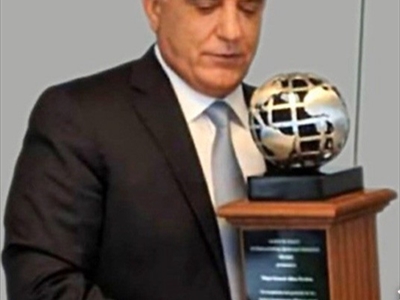 مُتسلماً جائزة منظمة "جيمس فولي الدولية لحرية الرهائن" في واشنطن