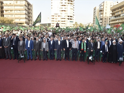 سياسيون وروحيون وحزبيون في مقدمة الحضور ( طلال سلمان)