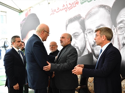 الرئيس ميقاتي يعزي السفير مجتبى في السفارة في بيروت، وبدا الوزير فياض (محمود يوسف)