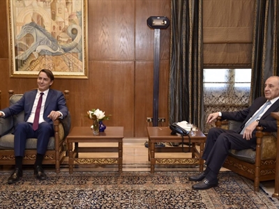 الرئيس بري مجتمعاً مع الموفد الأميركي