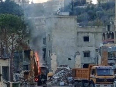 مسيّرة إسرائيلية تستهدف آليات كانت تعمل على انتشال شهداء في بلدة الطيبة