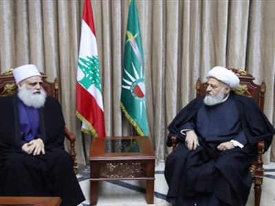 الشيخ الخطيب مجتمعاً مع الشيخ أبي المنى